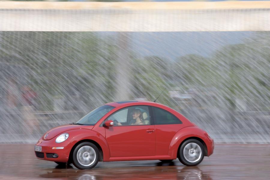  Volkswagen New Beetle 2006 года  (фото 26 из 47)